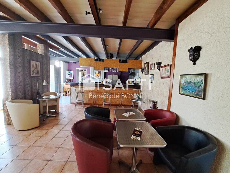 Maison - 220 m² - 5 pièces