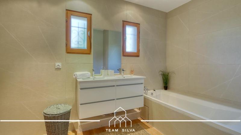 Maison - 159 m² - 6 pièces