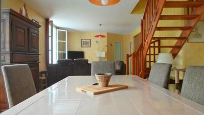 Appartement - 126 m² - 6 pièces