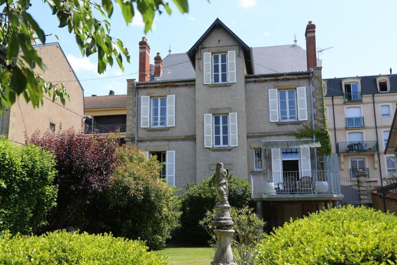 Maison - 205 m² - 8 pièces
