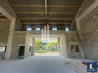 Local d'activité / Entrepôt - 380 m²