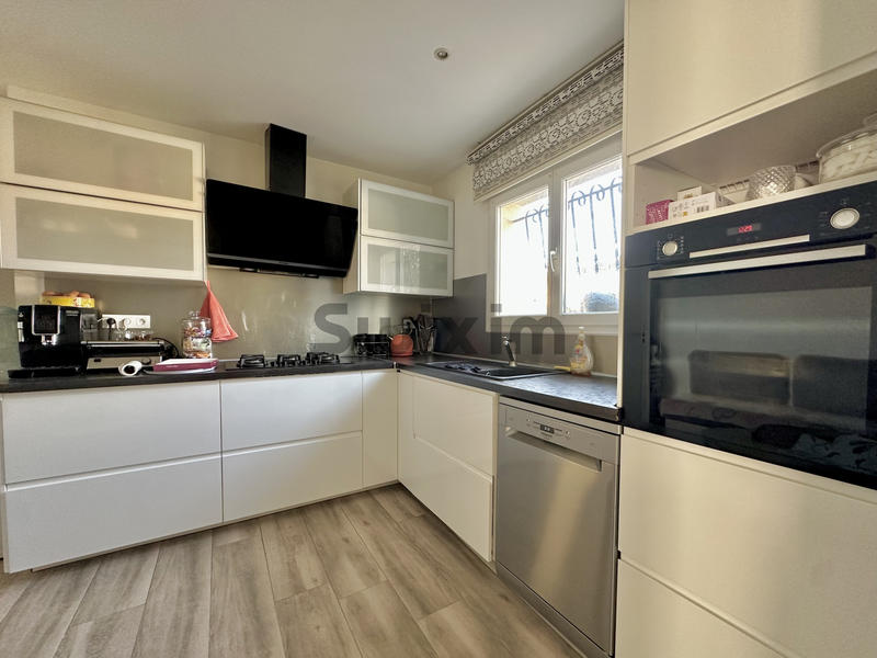 Villa - 141 m² - 6 pièces