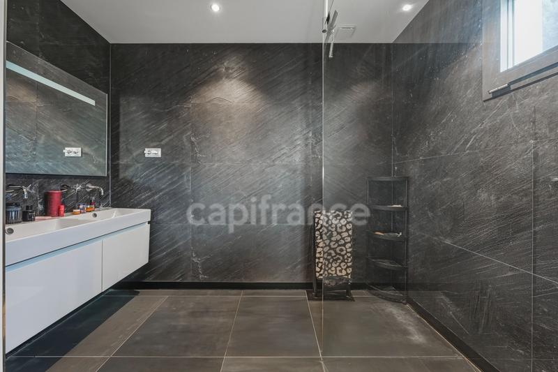 Villa - 166 m² - 7 pièces