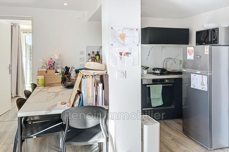 Maison - 240 m² - 8 pièces