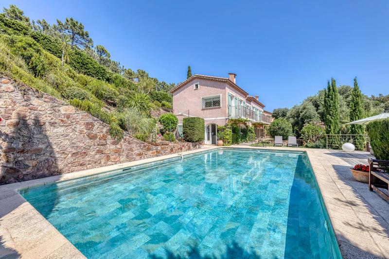 Maison - 195 m² - 6 pièces