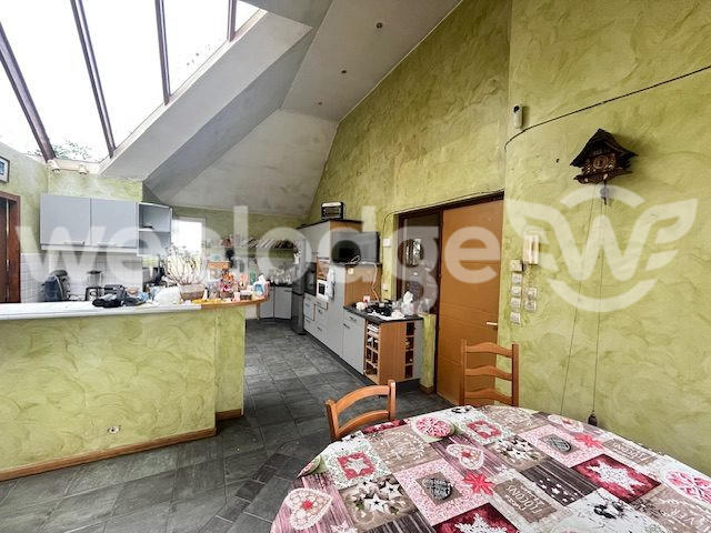 Maison - 320 m² - 12 pièces