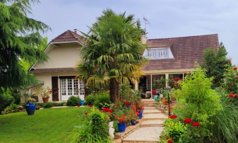 Maison - 214 m² - 9 pièces