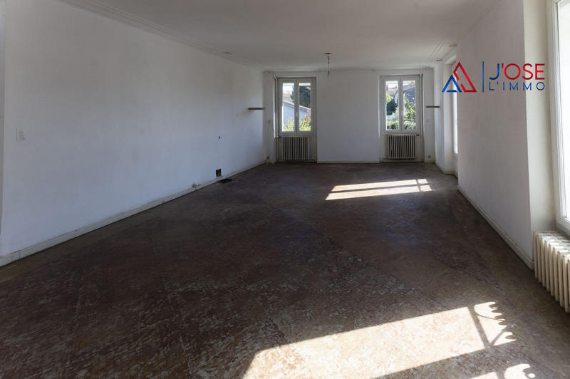 Maison - 195 m² - 7 pièces