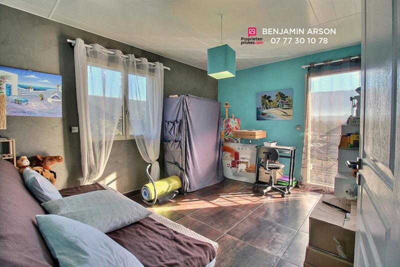 Maison - 177 m² - 8 pièces