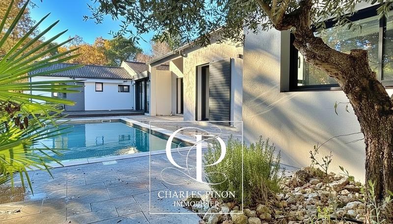 Villa - 219 m² - 6 pièces