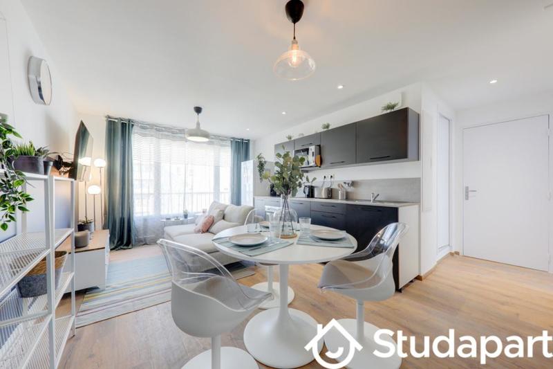 Chambre - 10 m² - 1 pièce