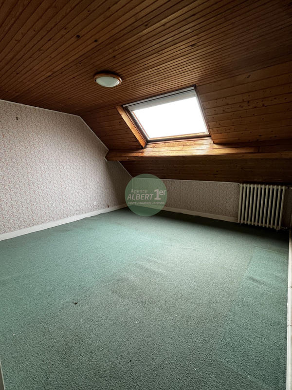 Maison - 215 m² - 8 pièces