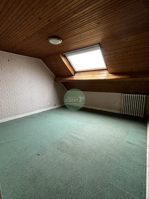 Maison - 215 m² - 8 pièces