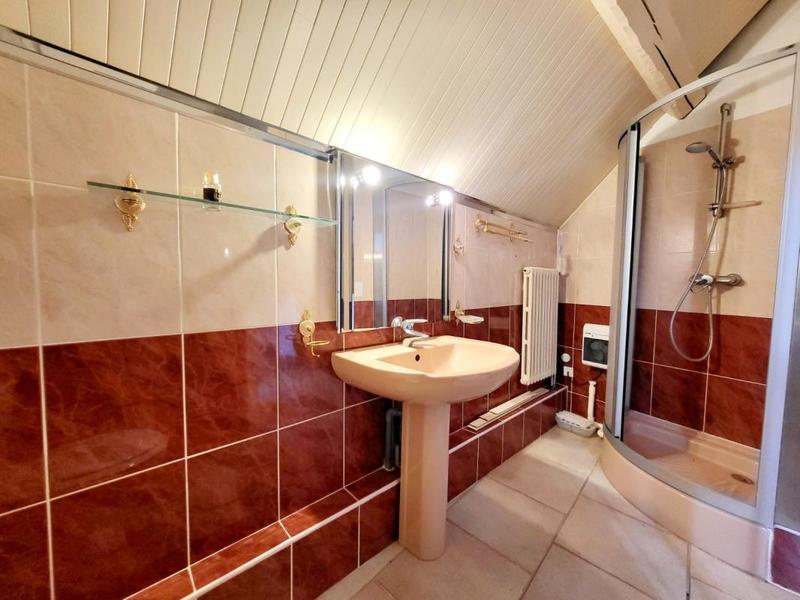 Demeure - 293 m² - 5 pièces