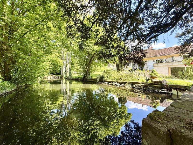 Maison - 274 m² - 6 pièces