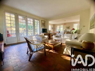 Maison - 275 m² - 10 pièces