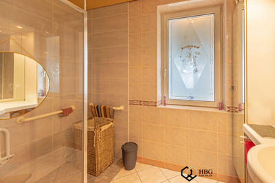 Maison - 310 m² - 13 pièces