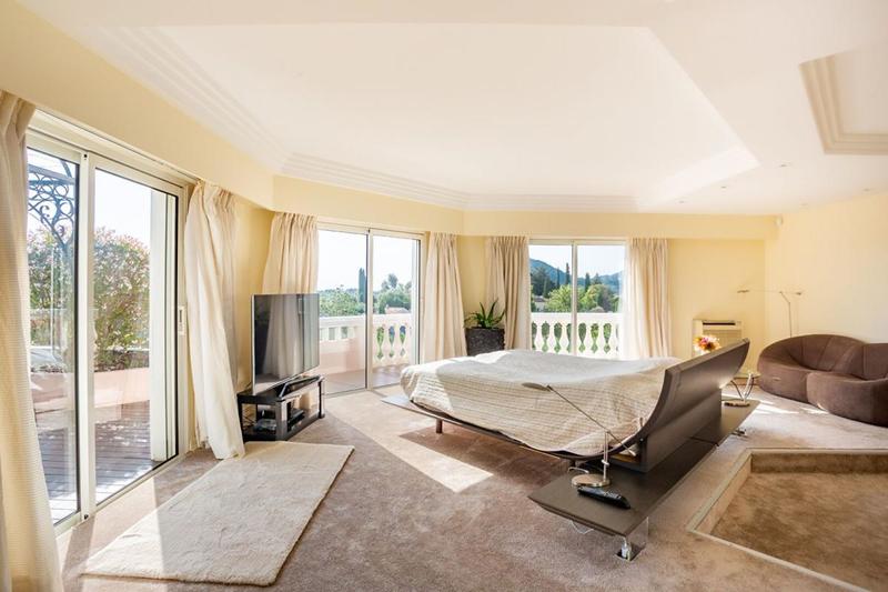 Villa - 550 m² - 7 pièces