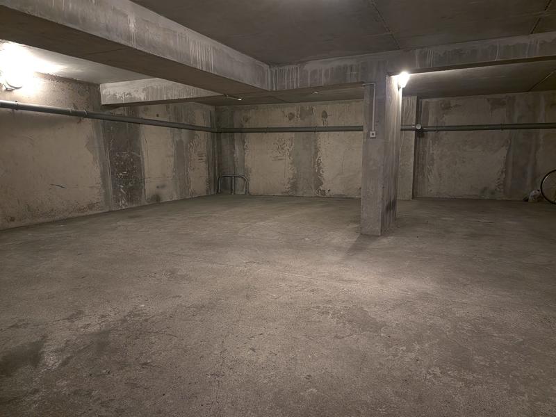 Parking / Garage - 10 m²