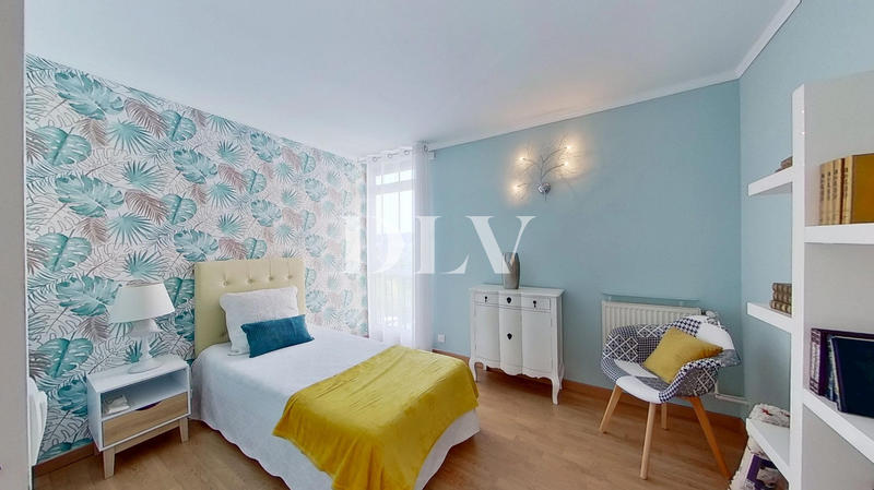 Appartement - 128 m² - 6 pièces