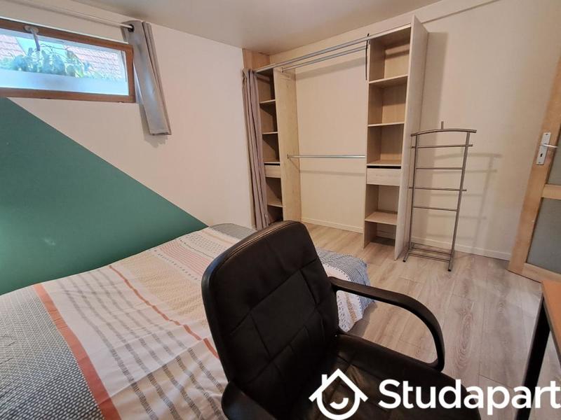 Chambre - 11 m² - 1 pièce