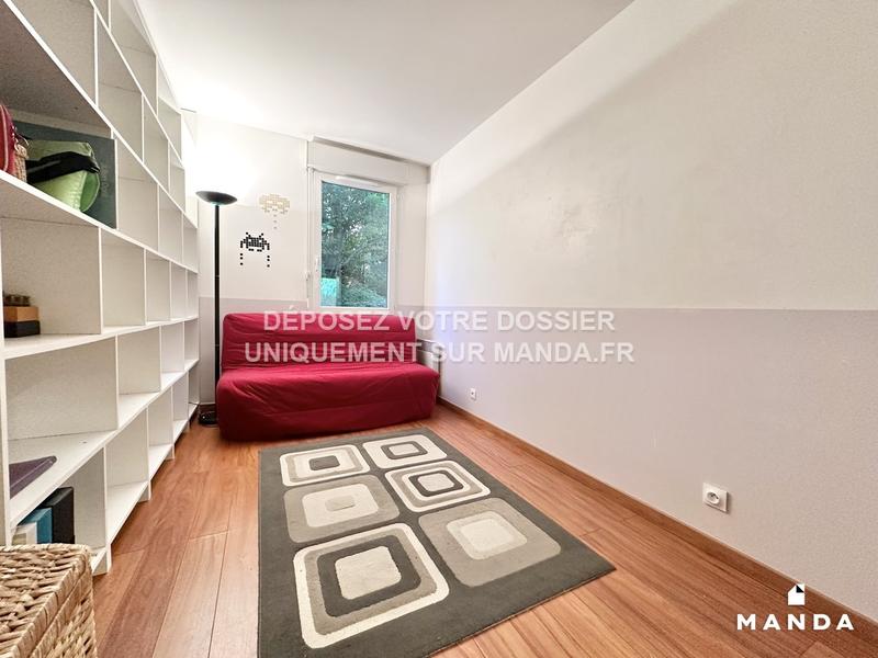 Chambre - 11 m² - 3 pièces