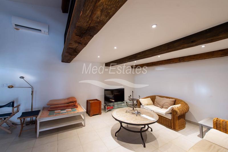 Propriété - 400 m²