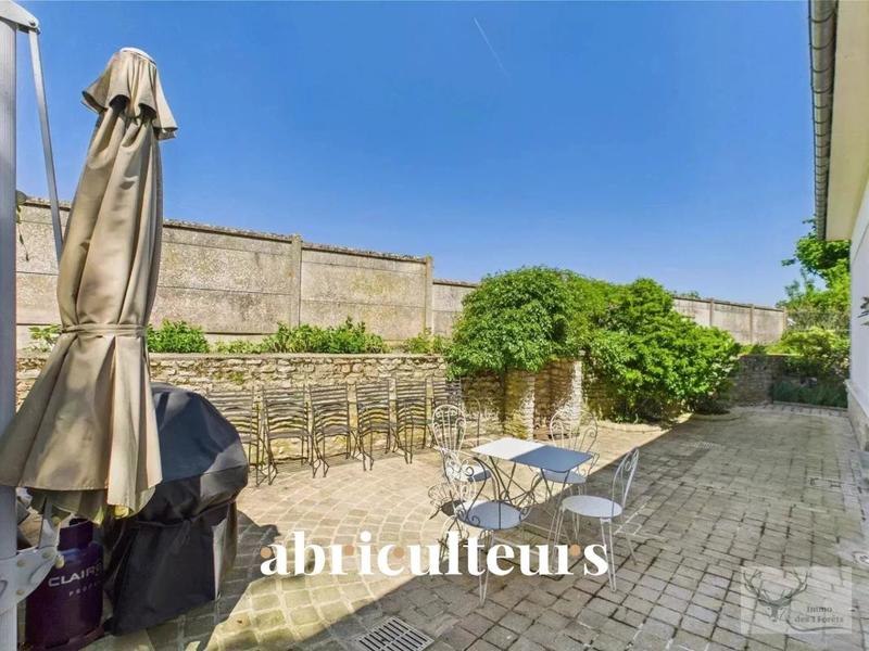 Appartement - 200 m² - 11 pièces