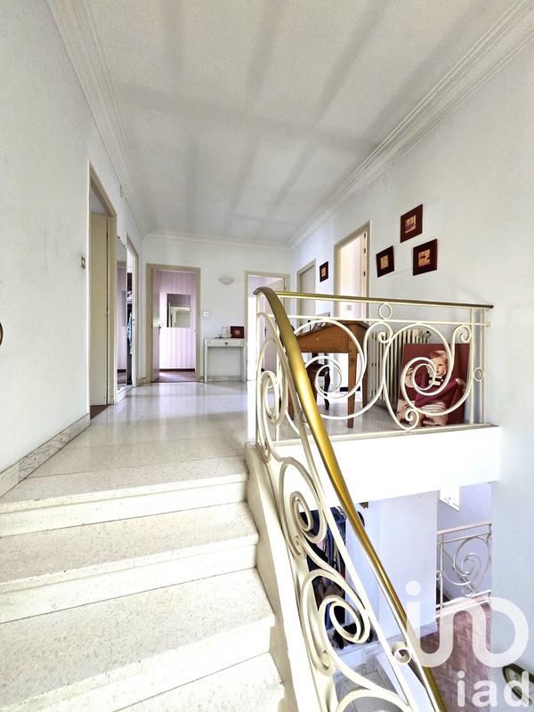 Maison - 228 m² - 6 pièces