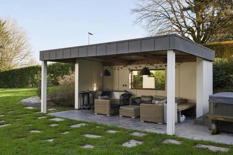 Maison - 210 m² - 10 pièces