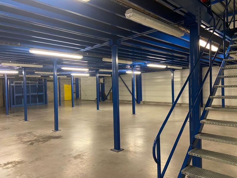 Local d'activité / Entrepôt - 972 m² - 5 pièces