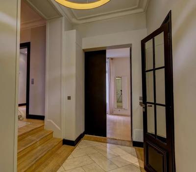 Appartement - 223 m² - 7 pièces