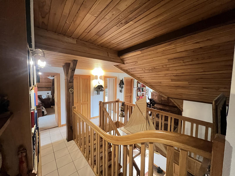 Maison - 201 m² - 8 pièces