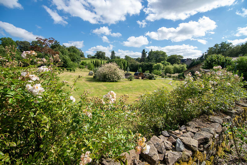 Maison - 394 m² - 13 pièces
