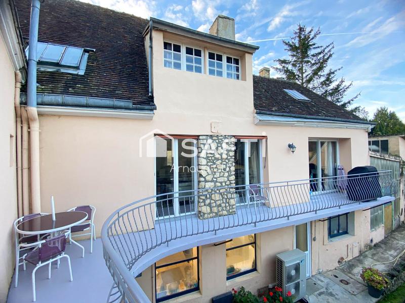 Maison - 330 m² - 11 pièces