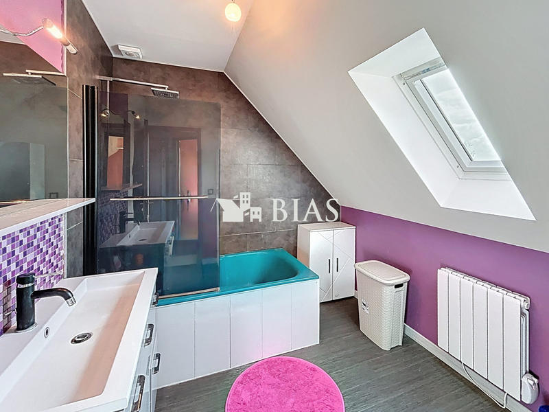 Maison - 150 m² - 8 pièces