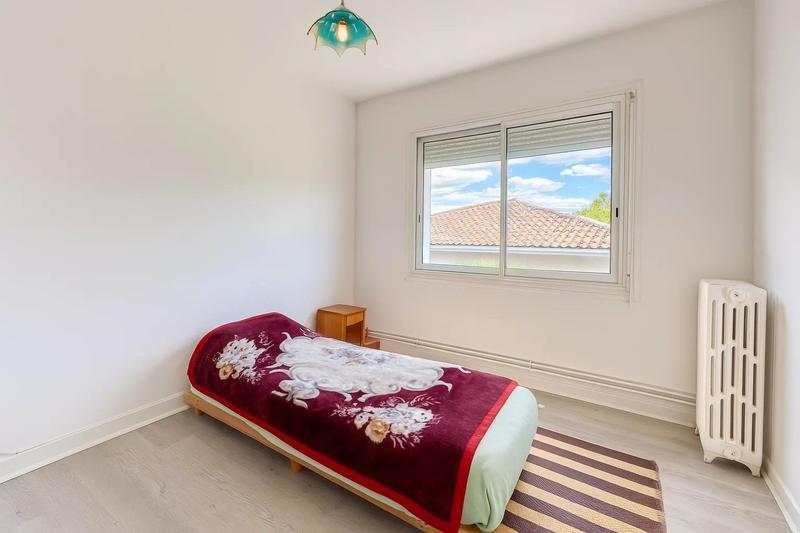 Maison - 161 m² - 9 pièces