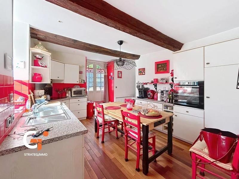 Maison - 189 m² - 7 pièces