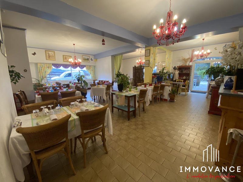 Maison - 230 m² - 7 pièces