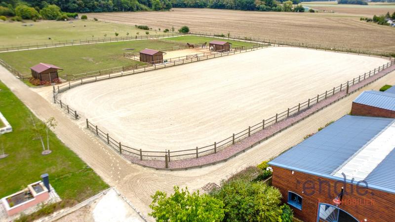 Haras - 250 m² - 7 pièces