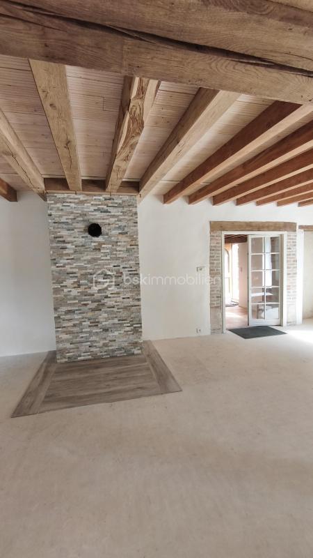 Propriété - 251 m² - 9 pièces