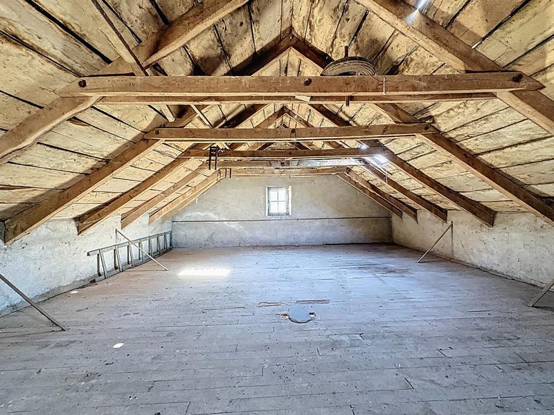 Grange - 140 m² - 5 pièces