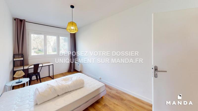 Chambre - 10 m² - 6 pièces