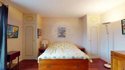 Maison - 233 m² - 8 pièces