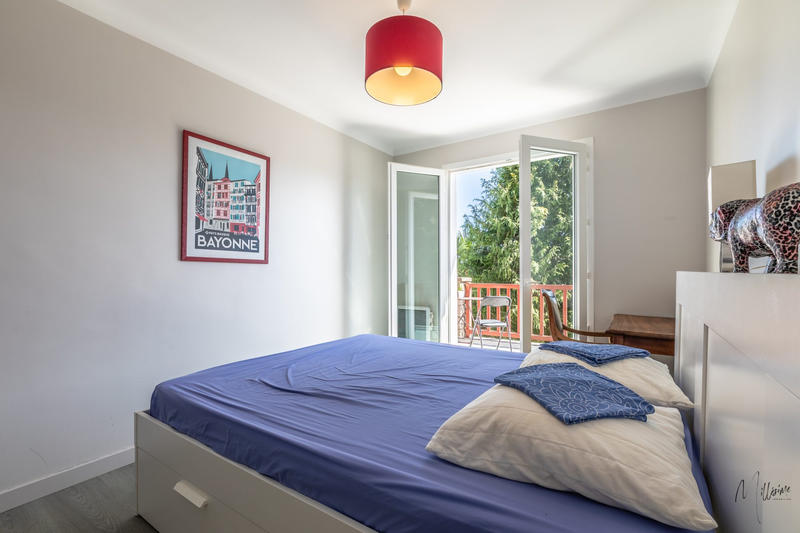 Maison - 400 m² - 11 pièces