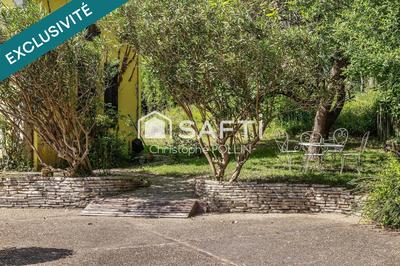 Maison - 225 m² - 6 pièces