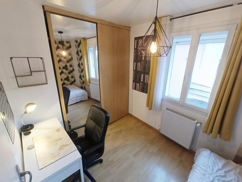 Maison - 80 m² - 5 pièces