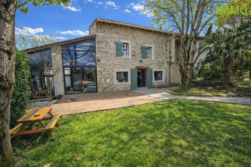 Corps de ferme - 210 m² - 8 pièces