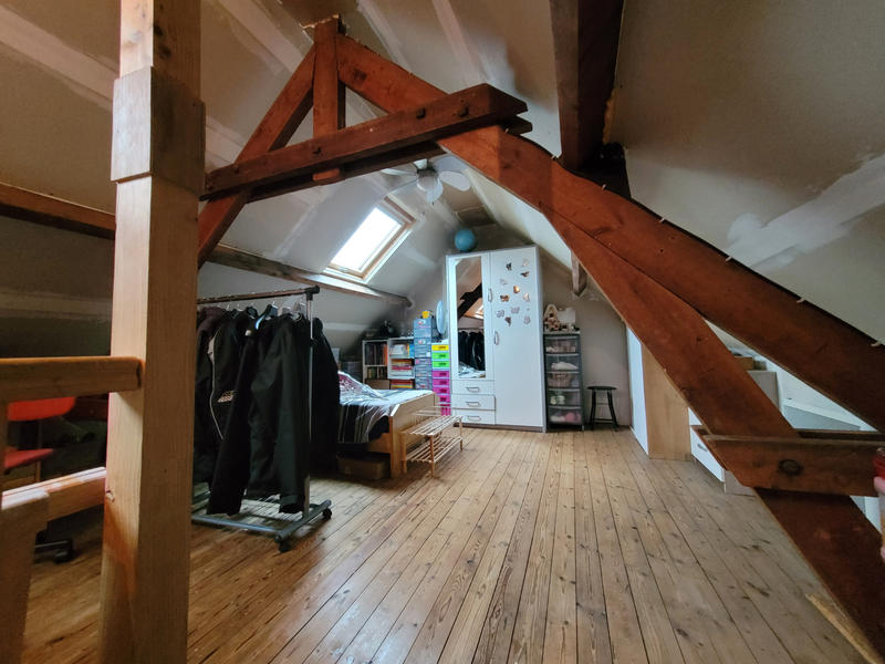 Maison - 223 m² - 9 pièces