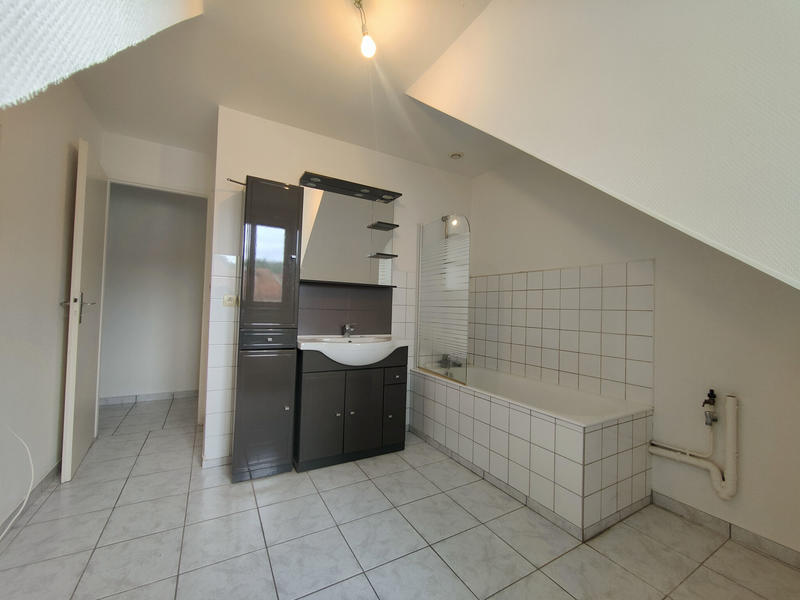 Appartement - 93 m² - 6 pièces